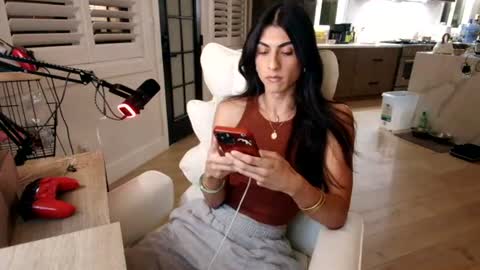 babygirlmami online show from June 28, 4:40 am