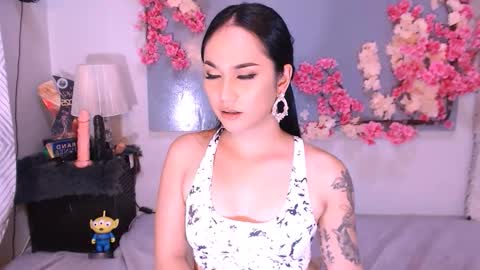 Thalia online show from October 24, 1:27 pm