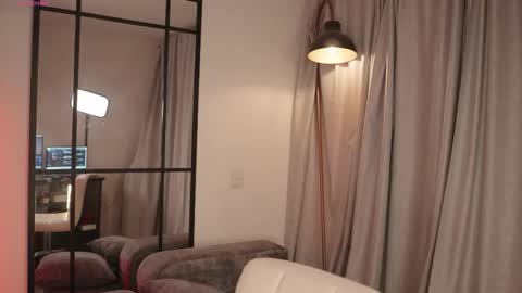 Thea online show from December 16, 12:37 am