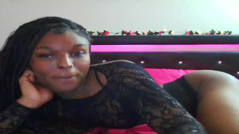 Snapshot of theebody chatting on October 5, 5:41 am theebody online show from October 5, 5:41 am