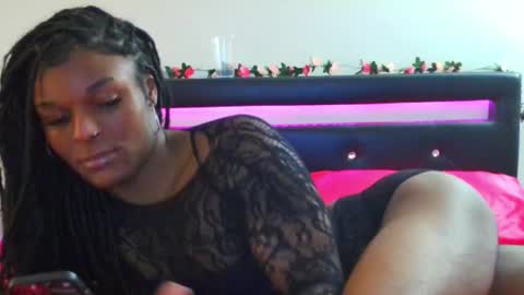 Snapshot of theebody chatting on October 12, 5:54 am theebody online show from October 12, 5:54 am