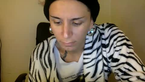 Lucy Lucy online show from December 31, 4:06 am