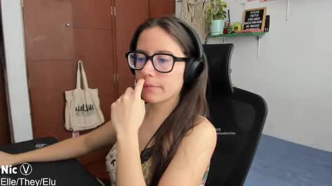 Nicole   TheyElleElu online show from October 23, 1:59 pm