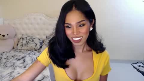 Snapshot of tiara_gurl16 chatting on October 14, 2:01 am tiara online show from October 14, 2:01 am