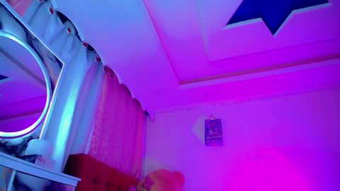 tiffanymackensyy69 online show from June 4, 1:41 am