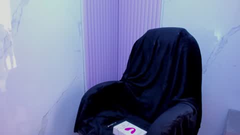 tomboygirl69 online show from July 28, 6:08 pm