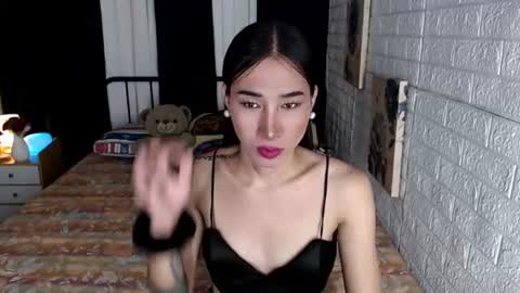 Chloe online show from July 19, 3:00 am