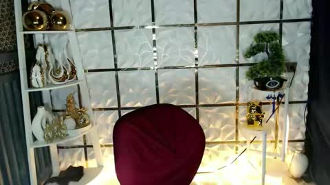 trixie_foxslut online show from January 16, 10:24 am