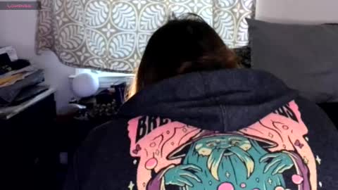 Jade Snail online show from March 4, 7:11 pm