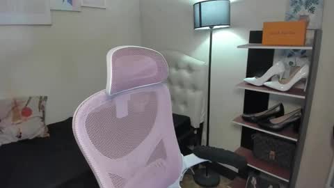 tsuncutmargauxx online show from October 19, 8:39 am