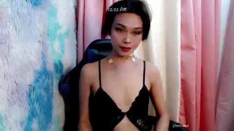 Saina Gonzales online show from May 11, 7:33 pm
