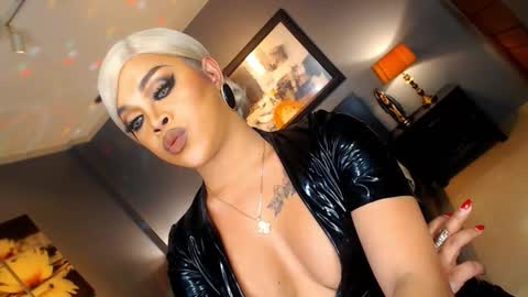 UrMajestyTyra online show from February 7, 7:14 am