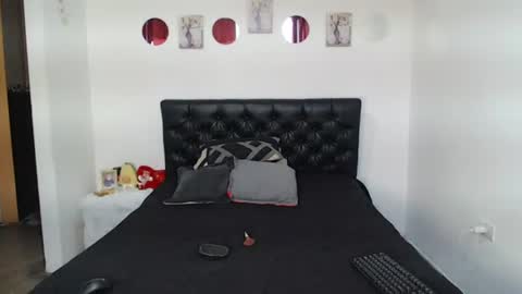 valen_foxxx online show from July 12, 1:04 pm