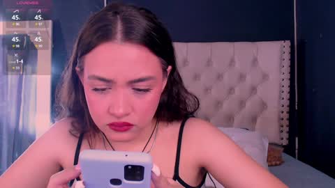 Snapshot of valen_thompson chatting on January 4, 9:53 pm IG-valen mendoza99  twitter valenthompson99 online show from January 4, 9:53 pm