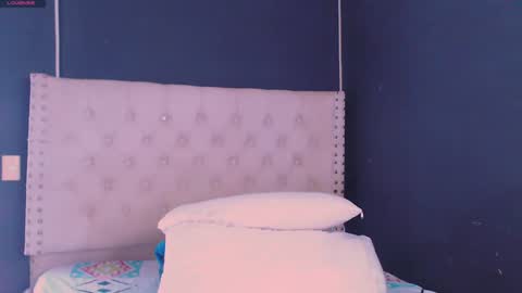 Snapshot of valen_thompson chatting on February 6, 11:37 pm IG-valen mendoza99  twitter valenthompson99 online show from February 6, 11:37 pm