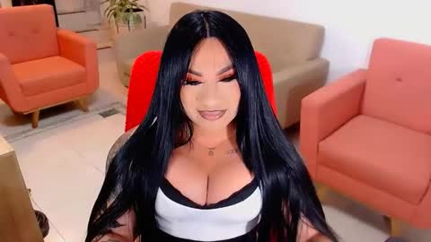 Snapshot of valentinaxqueen chatting on October 21, 1:09 am online show from October 21, 1:09 am