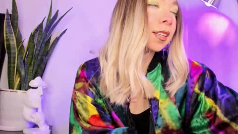 D A N I - INSTAGRAM VIKO QQ online show from November 3, 5:34 pm