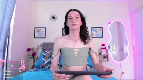 Violet online show from December 14, 8:04 pm