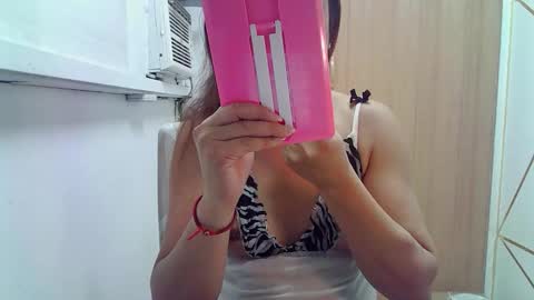 chloe online show from February 23, 10:57 pm