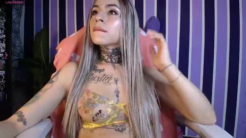 ig WitchDivinne online show from October 20, 12:47 am