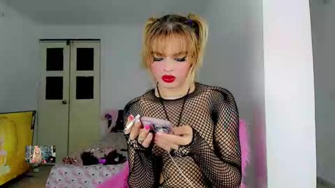 Femboy Exotic online show from February 11, 6:08 am