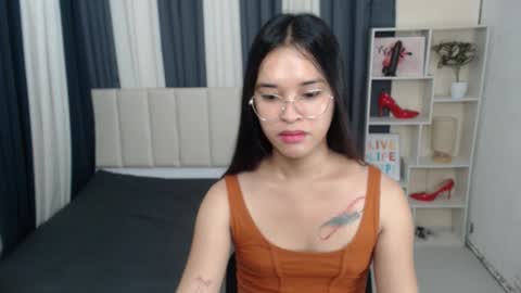 CHLOES ROOM online show from October 7, 4:02 am