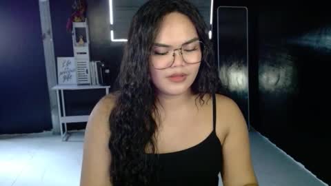 Kylie Smith online show from October 30, 5:28 am