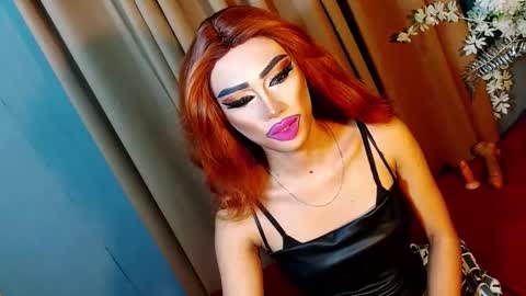 miss yasii online show from February 2, 11:30 am
