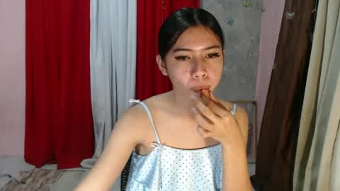 ymee_shane18 online show from January 12, 12:23 pm