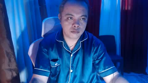 ymee_shane18 online show from January 30, 3:44 am