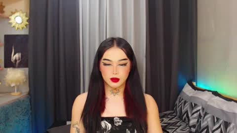 kim online show from February 19, 10:45 am