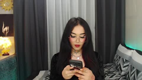 kim online show from February 22, 9:48 pm