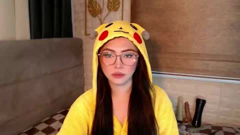 JEN  online show from January 8, 2:57 am