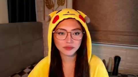 JEN  online show from January 9, 9:27 am