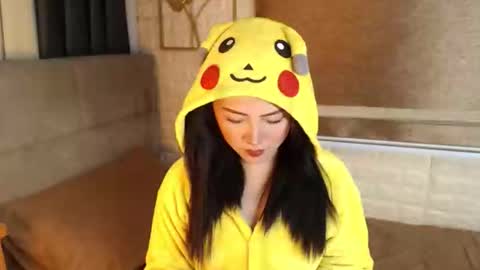 JEN  online show from September 9, 11:53 am