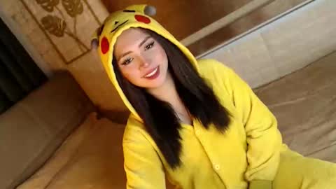 JEN  online show from October 26, 11:50 am