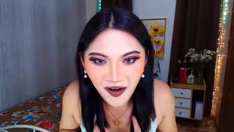 Snapshot of youungsextdeity chatting on January 25, 7:28 am cathy online show from January 25, 7:28 am