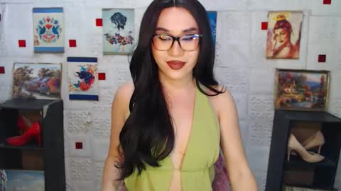 Snapshot of yumyumgreatcumts chatting on September 16, 11:09 pm HOT CHLOE 3 online show from September 16, 11:09 pm