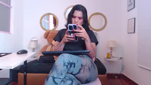 zoe_hecate online show from December 17, 12:38 am