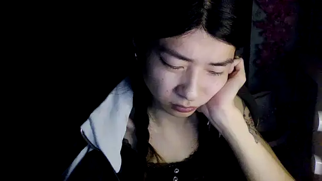 CarlyJoy online show from January 5, 5:27 pm