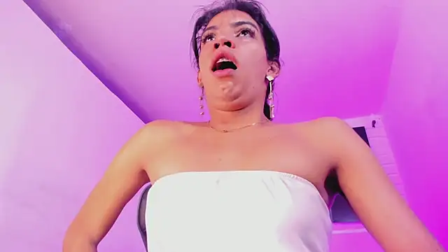 Alahia Rodriguez online show from November 17, 12:05 pm