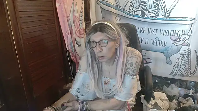 Ombeline1 online show from February 25, 1:15 pm