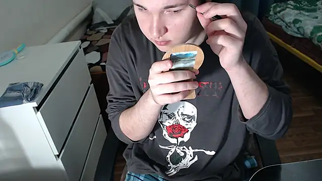 EvaMiron online show from October 28, 3:43 pm