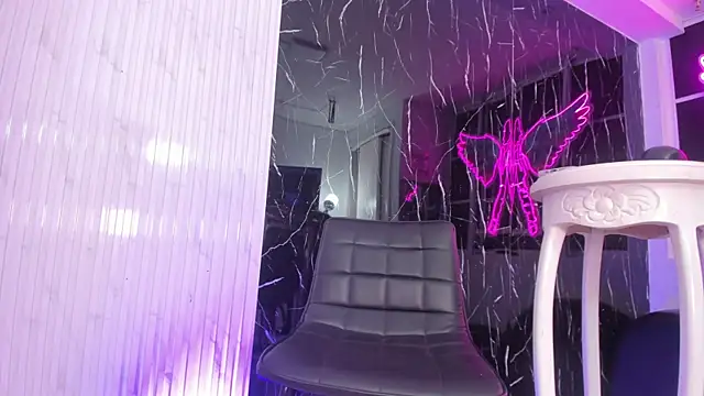 Mell Saenz online show from February 3, 10:21 pm