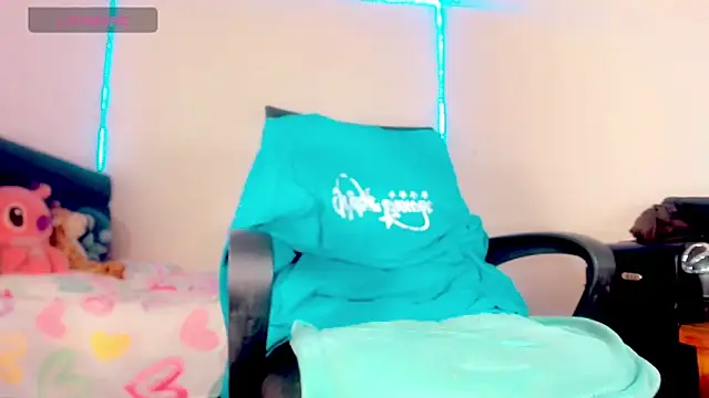  Riannagarcia  online show from February 6, 7:03 am