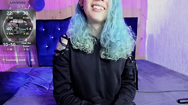 sofi pretty uwu- online show from December 4, 9:01 am