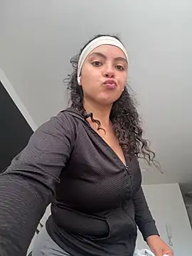 Nathcurly  online show from August 3, 9:10 pm