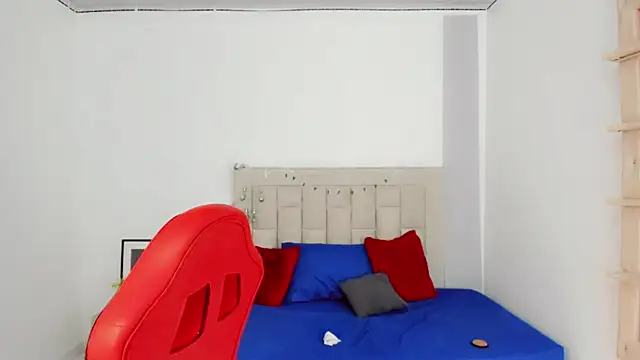 SexyEmmy 10 online show from January 17, 6:43 am