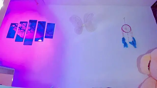 emperatrizhotwolf online show from December 22, 3:55 am