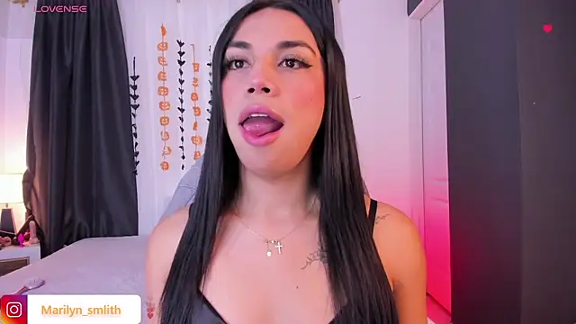 MarilynSmIith online show from October 20, 12:52 pm